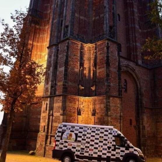 GGDW2018's tweet photo. De vakantie zit er weer op in #Bilgaard. Vandaag ben je weer welkom bij de Buurvrouw&amp;BuurvrouwBus. 
Zin in een praatje, bakje koffie? kom dan gezellig langs aan de Hooidollen 17: 13-15:30 uur. https://t.co/1DVQJCcFnW