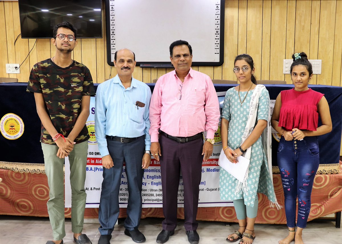 amroli10's tweet photo. Date : 17/08/2022, Wednesday ; “Inter Class Poetry Completion Competition”.
.
.
.
.
.
#amroli #amrolicollege #Bestcollege #Topcollege #JZShah #HPDesai #Poetry #PoetryCompletion #InterClass #InterClassCompetition #InterClassPoetryCompletionCompetition https://t.co/5GXUsqV5qe