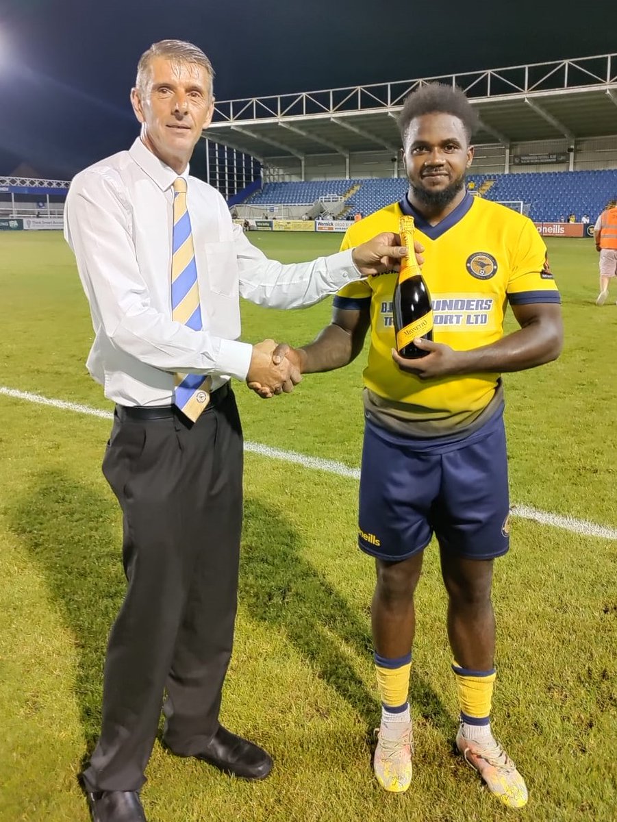 Sponsored by LD Catering, last night's Man of the Match, Omar Rowe receives his award from Vice-Chairman Kevin Dyer!

Visit the website: ldcatering.co.uk