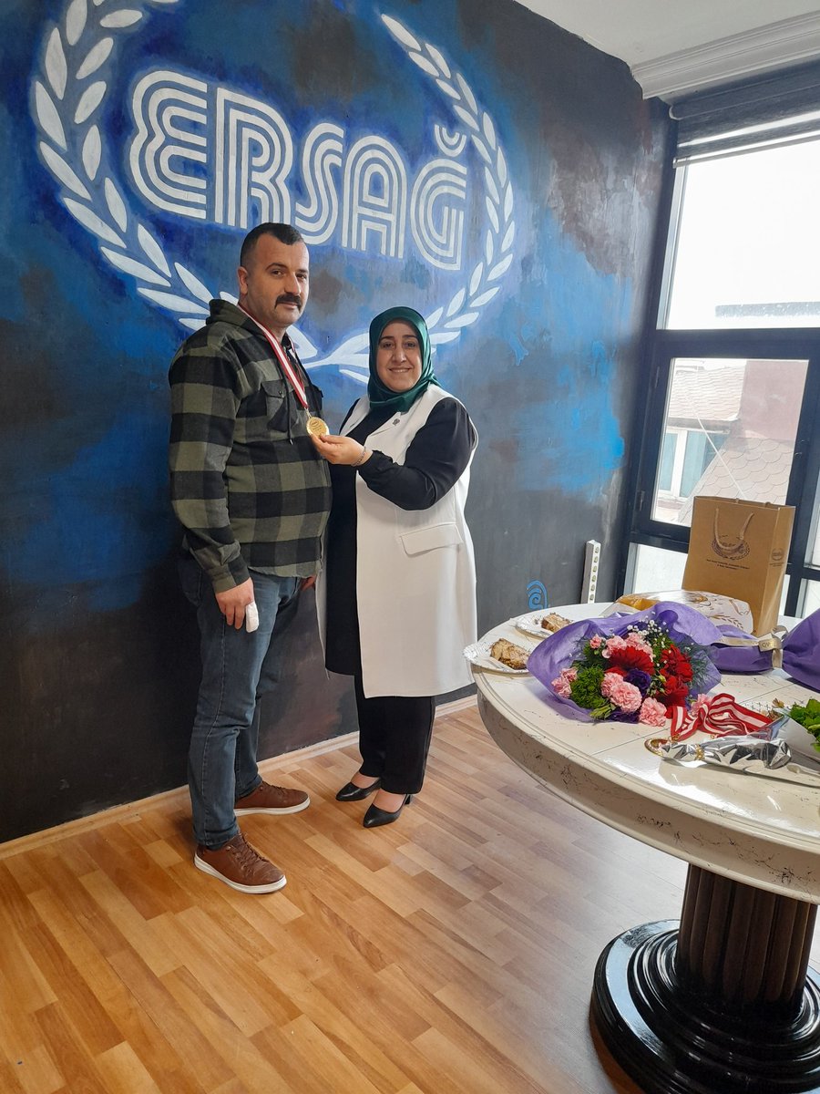 Mustafaozel01's tweet photo. DOĞUM GÜNÜN KUTLU OLSUN ANA KRALİÇEM NİCE MUTLU SENELERE SEVDİKLERİNLE BİRLİKTE https://t.co/wnedswrxjg