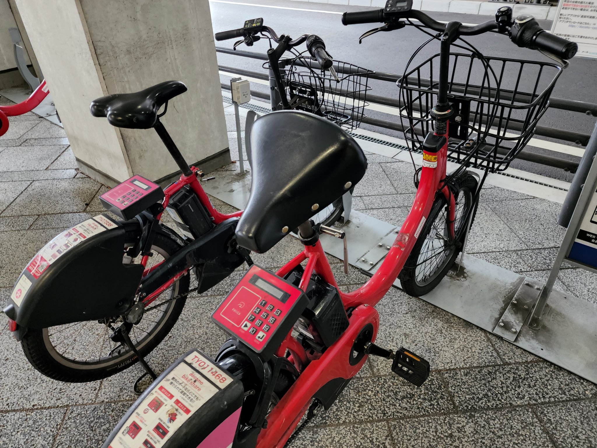 Jun Shimada ソラマチのポートに サドルが逆さまになった自転車あったんだけど これは故障とかトラブルありますな意味なのかな 台湾のubikeはそういう文化があったけど 国内にも T Co 9n2savzmcj Twitter