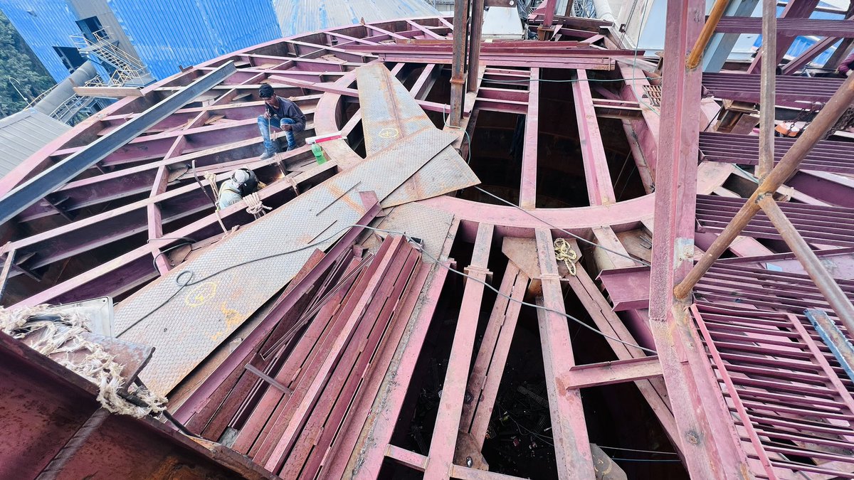 1skecl's tweet photo. 14mtr dia flyash silo fabrication &amp; erection work 
@riddhisiddhi_cement
#skeclproject https://t.co/ZOfI7lv59b