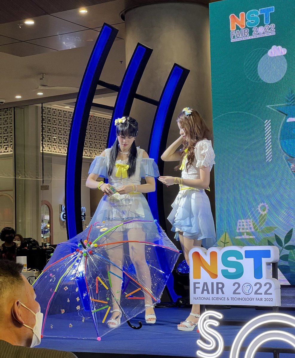 sohappy072's tweet photo. วิทยาศาสตร์กับศิลปะ ร่มแมว🐱

Cherprang Science Alive

#ScienceCarnivalxBNK48
#CherprangBNK48 https://t.co/2L8fqJKtlV