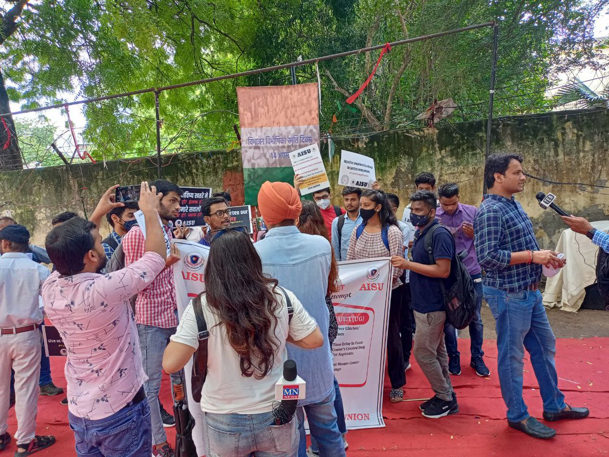 AryanGupta2468's tweet photo. PLEASE JITNE LOG PAHAUCH SKTE HO PAHAUCHON JLDI SE. AB NHI TO KBHI NHI 

JANTAR MANTAR,Connaught Place, Sansad Marg, New Delhi, Delhi 110001 https://t.co/ekUGYHwyOI