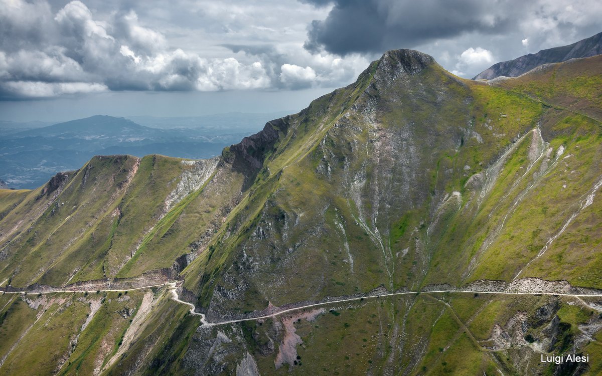 gigi62photo's tweet photo. Parco Nazionale dei Sibillini - Pizzo Acuto e valle del Fargno - Bolognola (MC)
#Sibillini #PizzoAcuto #Fargno #Bolognola #NatureFotografia #natura #trekking #Marche #hiking #escursioni #montagna #mountains https://t.co/aHyNNDc1E8