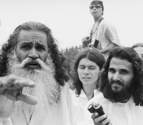 FreeSpiritNtn's tweet photo. After Sweetwater's session, Sri Swami Satchidananda addressed the crowd of ~500,000, with the following speech:

"My Beloved Brothers and Sisters. I am overwhelmed with joy to see the entire youth of America gathered here in the name of the fine art of music." https://t.co/UJkH21GslC