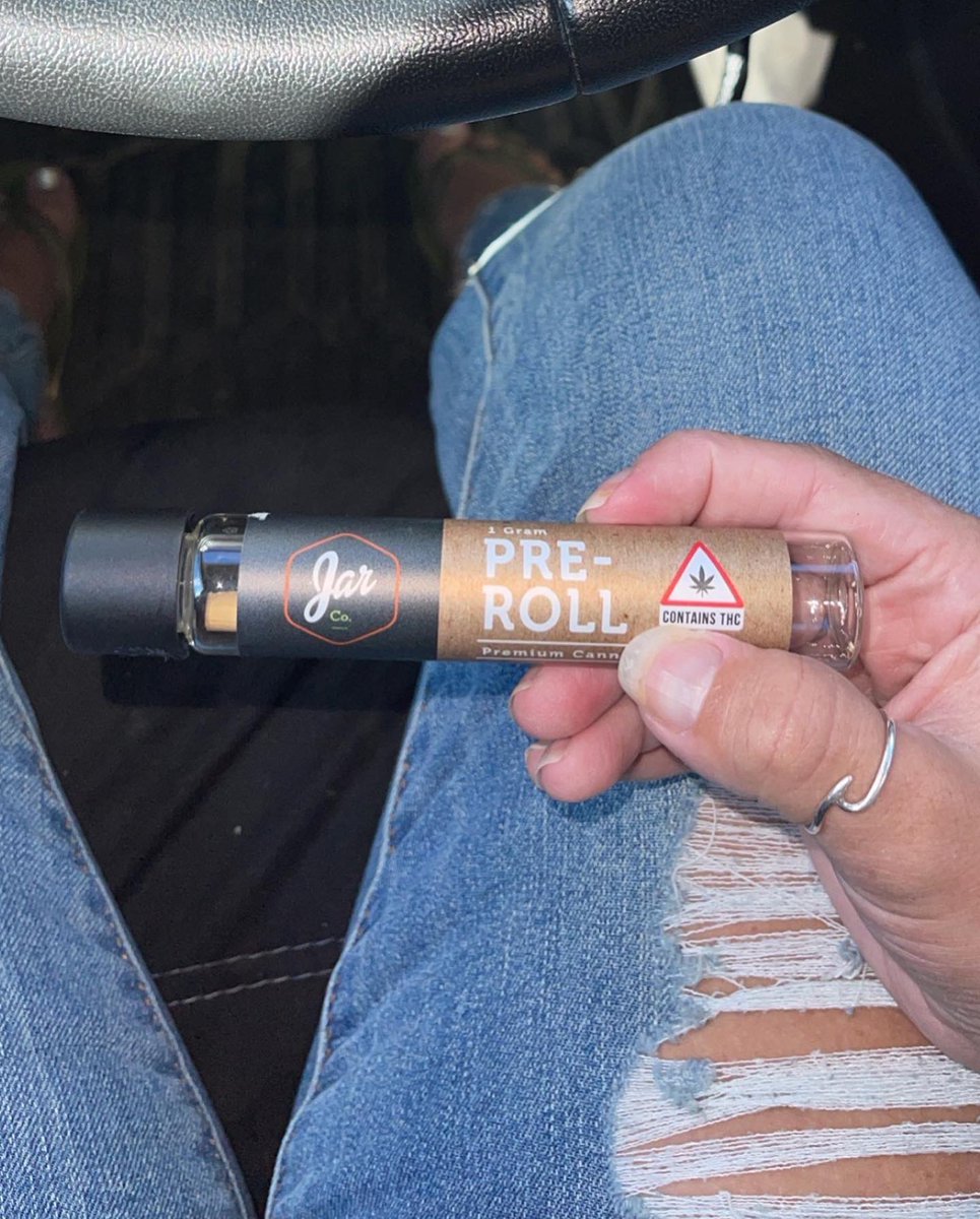 Samantha12Sue's tweet photo. #OrangeKushCake #preroll #joint #Jar #JarCo #JarLifestyle #smoke #toke #lit #wave #WaveRing #FordFocused #mmemberville #RippedJeans #legal #StonerChick https://t.co/QIpPKPxNeI