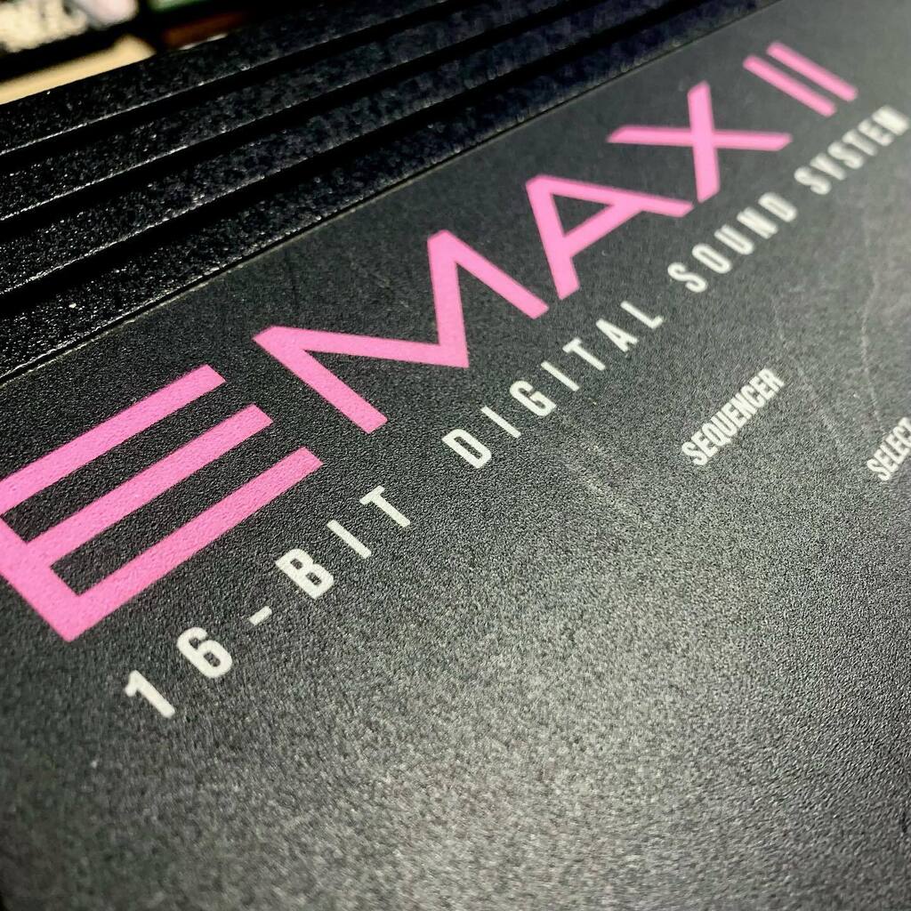 foundsound_'s tweet photo. Monolithic! 🙊
At the dawn of the digital age, the EMAX-II from E-Mu reigned supreme. Used by Depeche Mode, U2, Nine Inch Nails, Beastie Boys, Faith No More, Skinny Puppy and heaps more; it’s full of hits!
#emusystems #emaxii
#16bit #digitalsoundsy… https://t.co/hdXdsnJWHG https://t.co/yfWPssyVFr