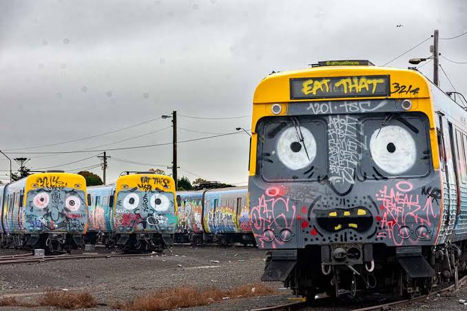 bunieflops's tweet photo. Great to see everyone enjoyed the faces we painted 🤣 #buniehops #bunie #staytruehops #metro #comeng #graffiti #graffitiart #StreetArt #trains https://t.co/oaqbQupXyp