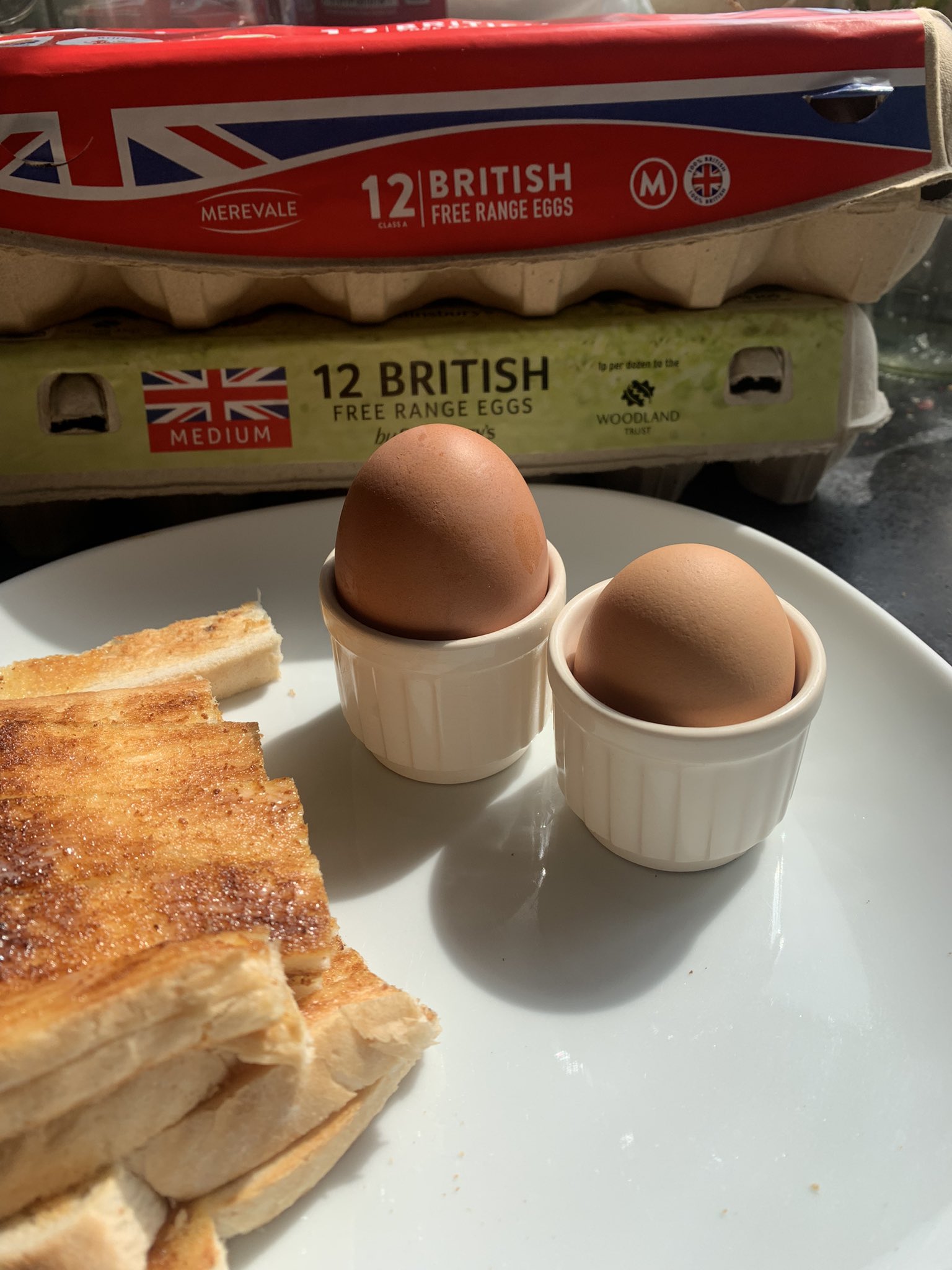Nicola P 🌸 on Twitter "An Aldi medium free range egg on the left and a