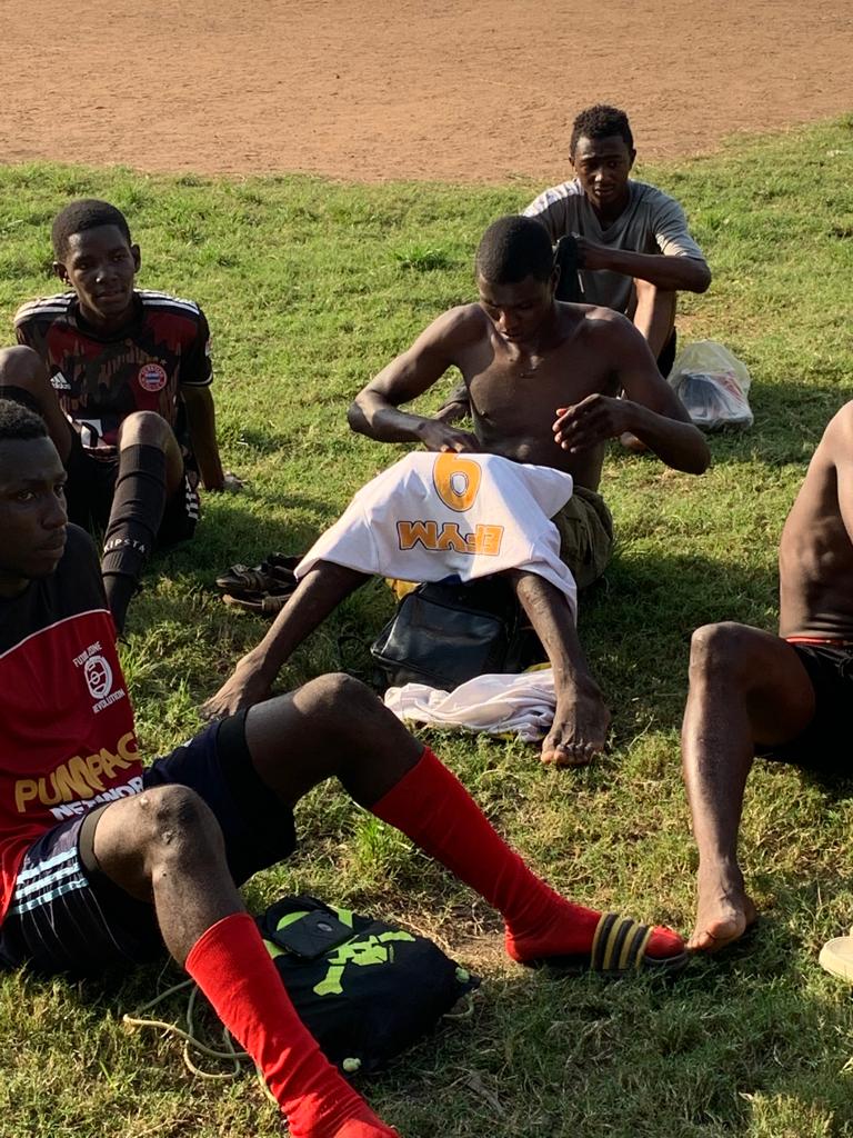 citifootball's tweet photo. The team resumed training yesterday under the guidance of the new head coach Eric Owusu Boateng.
The coach was introduced to the players before overseeing the first session at the Kings College Park.
Training continues this afternoon at the same venue.
🔵⚫ #OneTeamOneDrea. https://t.co/726W8iLM7E