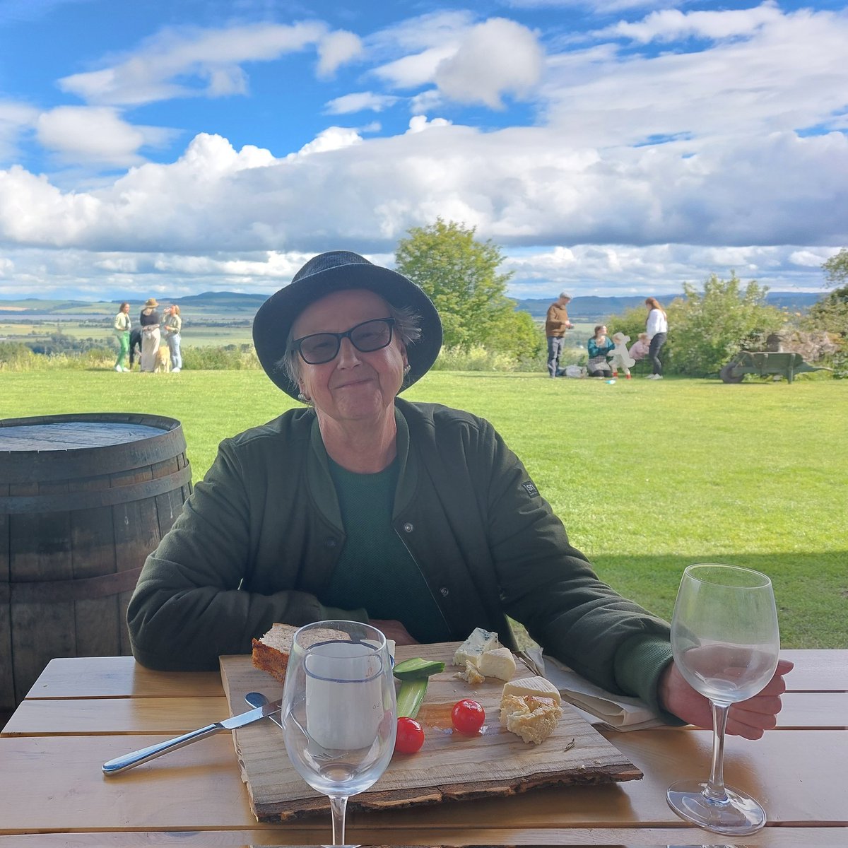 FormerCiderBuzz's tweet photo. It was a privilege to attend the Scottish Cider Gathering @Guardswellfarm in July - such a wonderful venue and range of ciders and perry
As Ryan @CaledonianCider
commented 'this is how it must've felt after the first @cidersalonbrist' 
... and @Adam_HWells they had spittoons 😉 https://t.co/67rbTnoMxA