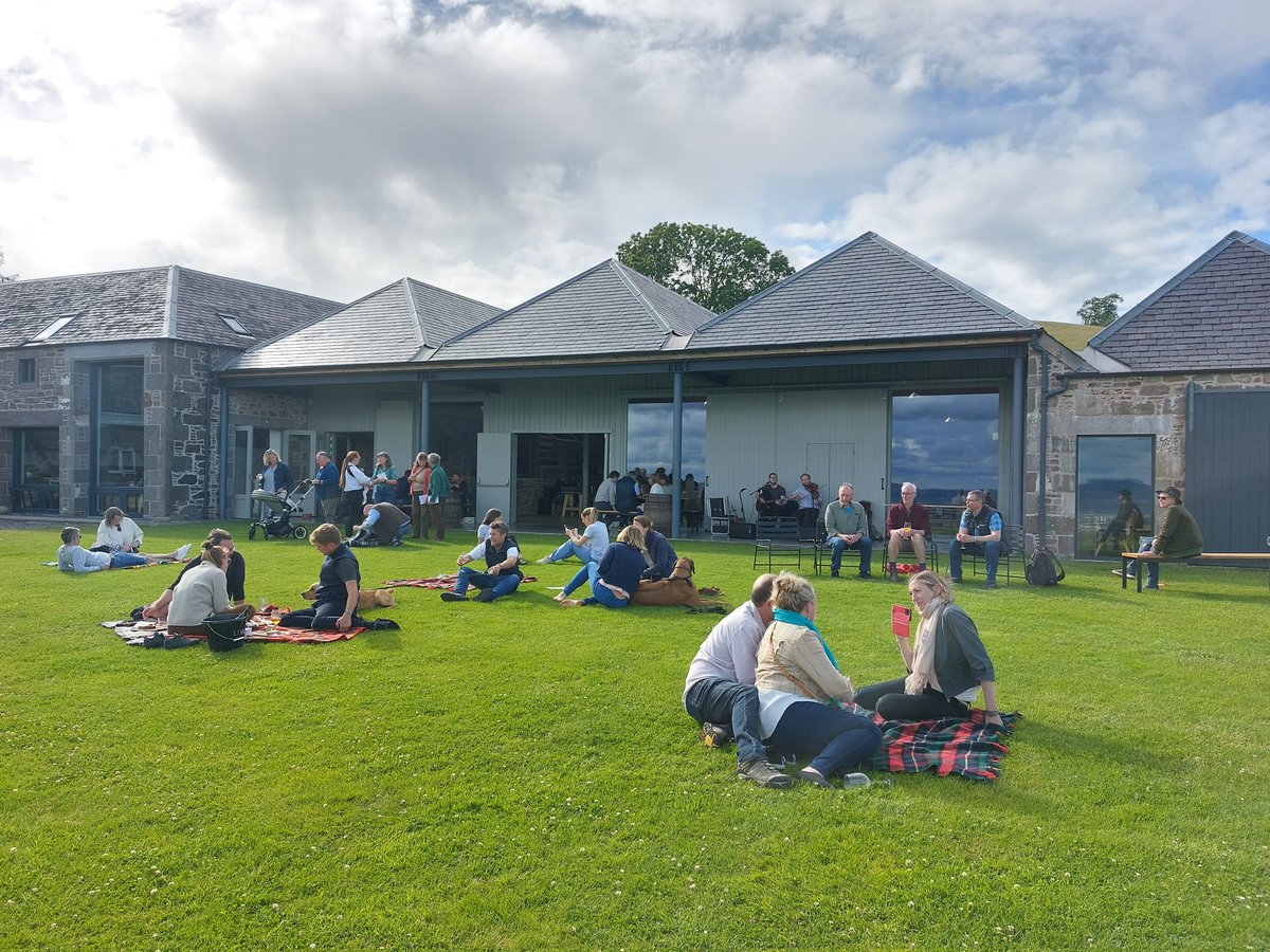 FormerCiderBuzz's tweet photo. It was a privilege to attend the Scottish Cider Gathering @Guardswellfarm in July - such a wonderful venue and range of ciders and perry
As Ryan @CaledonianCider
commented 'this is how it must've felt after the first @cidersalonbrist' 
... and @Adam_HWells they had spittoons 😉 https://t.co/67rbTnoMxA