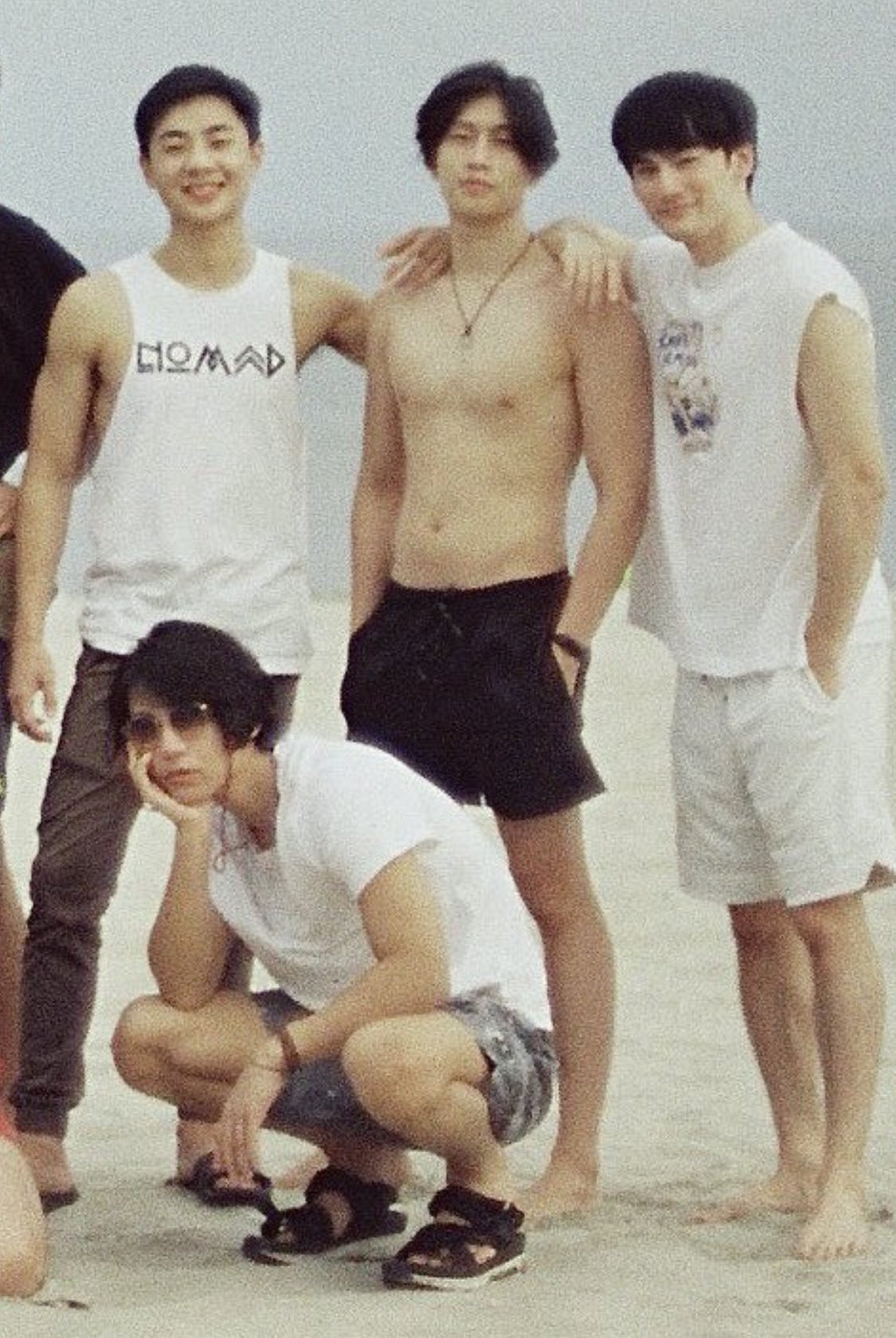 dey on Twitter "crying screaming throwing up😭 https//t.co/pcW8sE8dzC" / Twitter