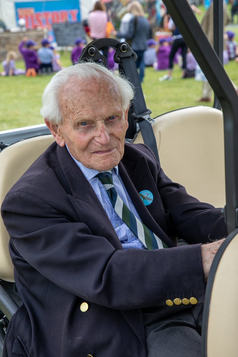 James1940's tweet photo. Very sad to hear that Gen Stuart Watson MC has passed. He landed on Sword Beach on D-Day &amp; served with the 13/18 Hussars all the way through to VE Day &amp; continued in the Army post-war. Always really good to me, he was a lovely fellow, who lived a remarkable life. @AngusWatson13 https://t.co/VvupcnnB0s