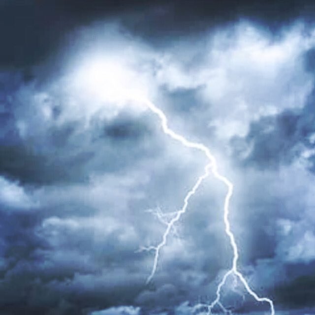 ParliHill Swimmers (@lidoph) on Twitter photo Thunder and lightning forecast this afternoon which is not good news for a steel lined pool! Lifeguards will clear the water for at least 30 minutes after every lightning flash or thunder rumble. Please be mindful of this and don’t be cross if it becomes necessary. <a href="/CityCorpHeath/">Hampstead Heath</a> Thunder and lightning forecast this afternoon which is not good news for a steel lined pool! Lifeguards will clear the water for at least 30 minutes after every lightning flash or thunder rumble. Please be mindful of this and don’t be cross if it becomes necessary. <a href="/CityCorpHeath/">Hampstead Heath</a>