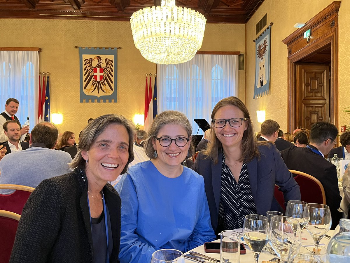 Carmen C Solorzano (@carmensolcar) on Twitter photo Congratulations Colleen Kiernan on you presentation on fluorescence in adrenal surgery <a href="/IAESurgeons/">IAES</a> <a href="/iss_sic/">International Society of Surgery (ISS/SIC)</a> @VUMCSurgery @VUMCSurgRes <a href="/VUmedicine/">Vanderbilt School of Medicine</a> Congratulations Colleen Kiernan on you presentation on fluorescence in adrenal surgery <a href="/IAESurgeons/">IAES</a> <a href="/iss_sic/">International Society of Surgery (ISS/SIC)</a> @VUMCSurgery @VUMCSurgRes <a href="/VUmedicine/">Vanderbilt School of Medicine</a>
