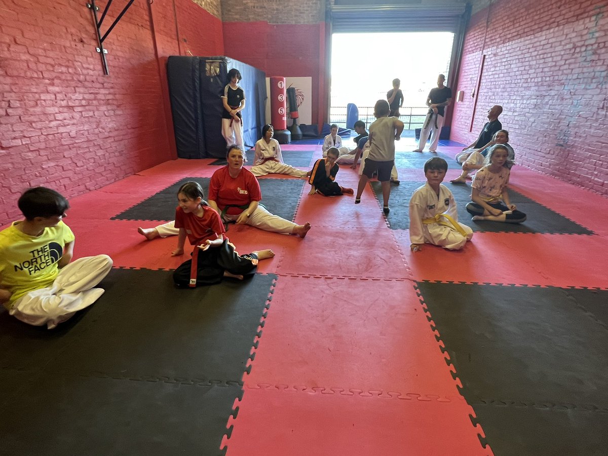 MariaUKTC's tweet photo. Happy Wednesday
Have a fabulous day at nursery, school and high school.
You will all be amazing.
Classes tonight
Boness
Ltc 4:30pm
Tkd 5:30pm
Boghall
Tkd 6pm
New starts always welcome #boness #taekwondo #LTC #familyclass #letsdothis https://t.co/QxgPk5qIAy