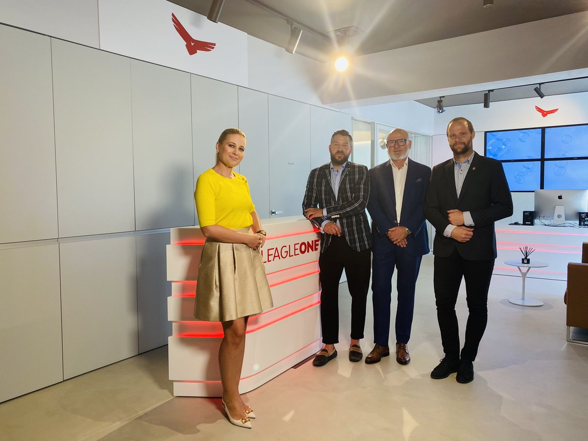 LEAGLEONE1's tweet photo. Městský soud v Praze zahájil 29. 7. 2022 insolvenční řízení Sberbank. PÁD SBERBANK II. je pokračováním úspěšného webináře, pořádaného ve spolupráci se Svazem měst a obcí a předními odborníky na insolvenční proces, advokáty a insolvenčními správci Michal Žižlavský a Adam Sigmund. https://t.co/4AX0IfOfib
