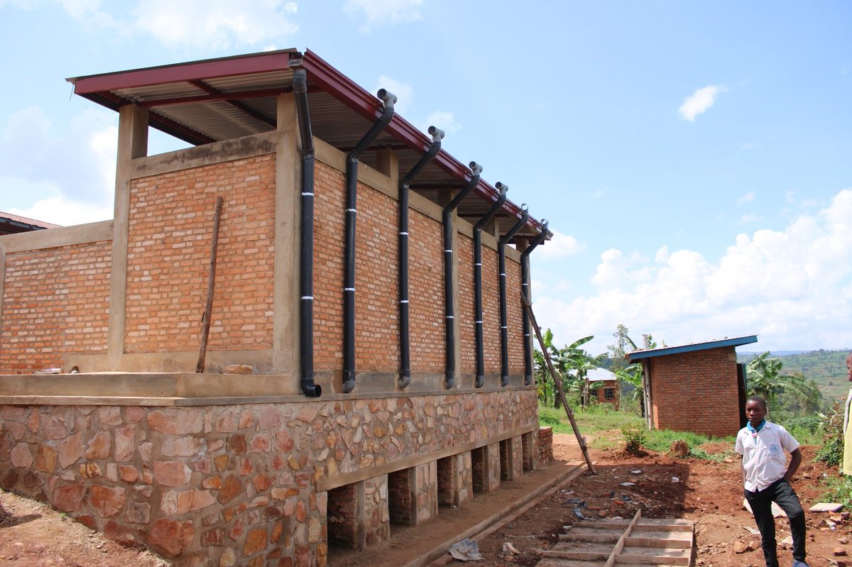 Global_Nature_F's tweet photo. 10 Jahre #CleanWaterForTheWorld: Mit @Kaercher_PR blicken wir auf ein Jahrzehnt gemeinsamer Arbeit zurück. 💧🌎🌈
Aktuell machen wir uns in #Burundi für sauberes #Wasser stark. Erfahrt mehr über das Projekt: https://t.co/sIQegNkxpj
#Partner #Nachhaltigkeit #WaterIsAHumanRight https://t.co/jiRWmmjKdz
