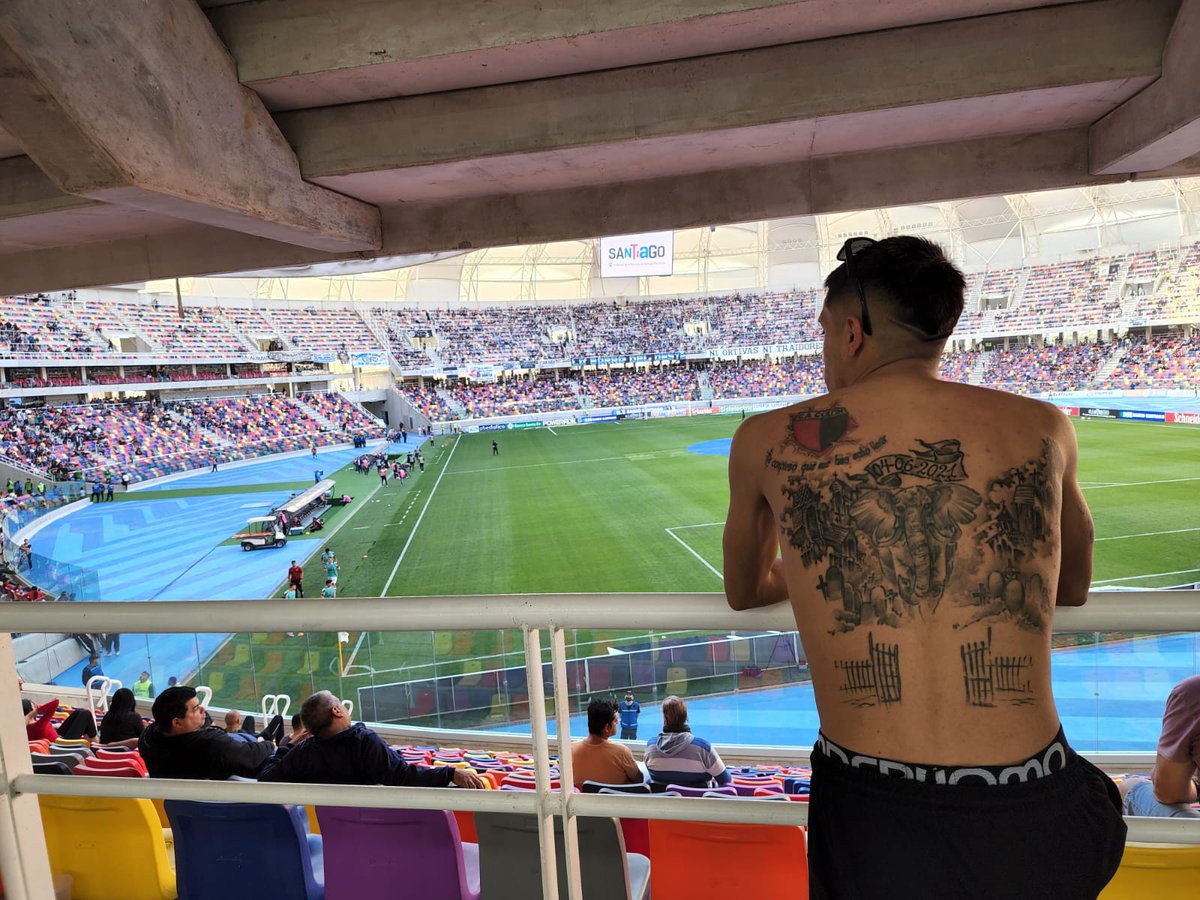 daamii_lds's tweet photo. Y te sigo con el corazón sin motivos simplemente voy POR VOS COLON 🔴⚫ https://t.co/t9pCPAq8BN