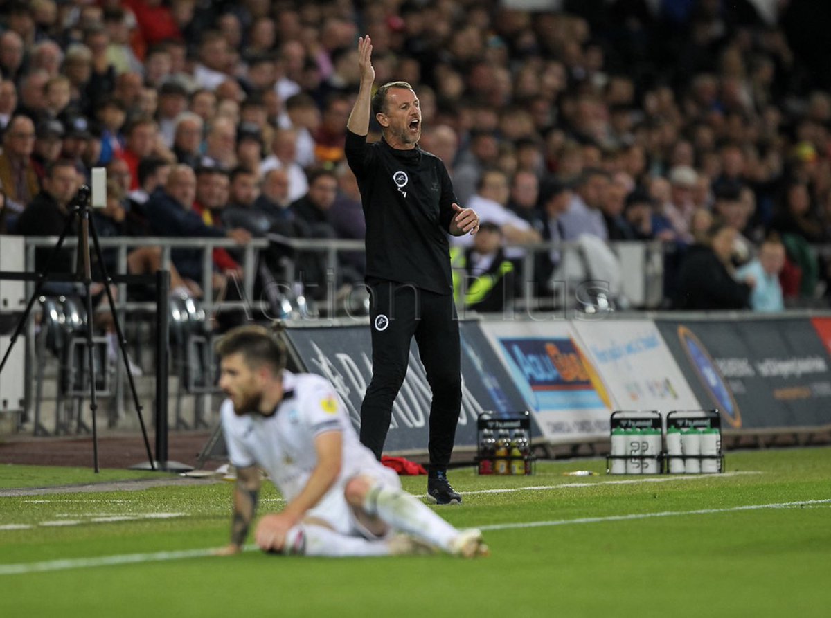 pauljenkinspix's tweet image. A few from Swansea City v Millwall last night #SwanseaCity #MillwallFC #SWAvMIL