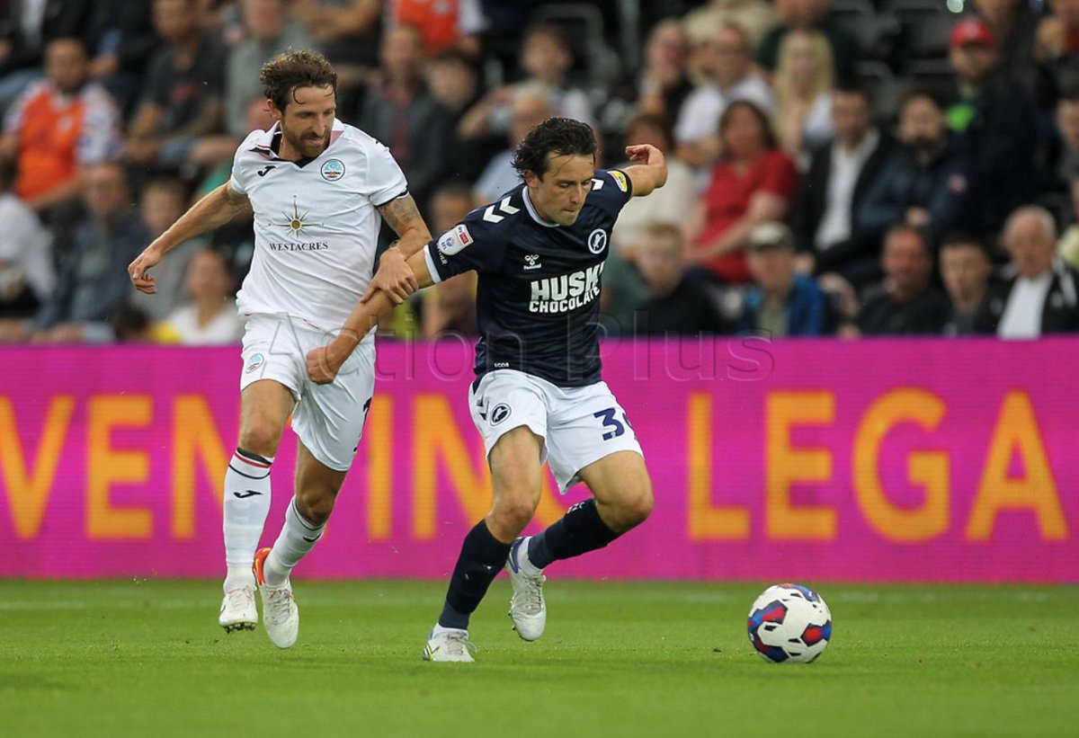 pauljenkinspix's tweet image. A few from Swansea City v Millwall last night #SwanseaCity #MillwallFC #SWAvMIL