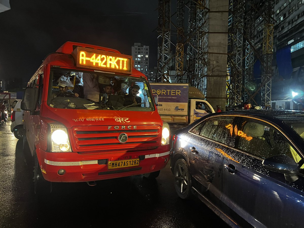 vikramrbhosale's tweet photo. Strict action should be taken with reckless BEST drivers @myBESTBus @MTPHereToHelp they just take other car drivers for granted… who will pay the damages caused? @nitin_gadkari @RoadsOfMumbai @MumbaiRTO @msrtcofficial https://t.co/RTfvrMJPG5