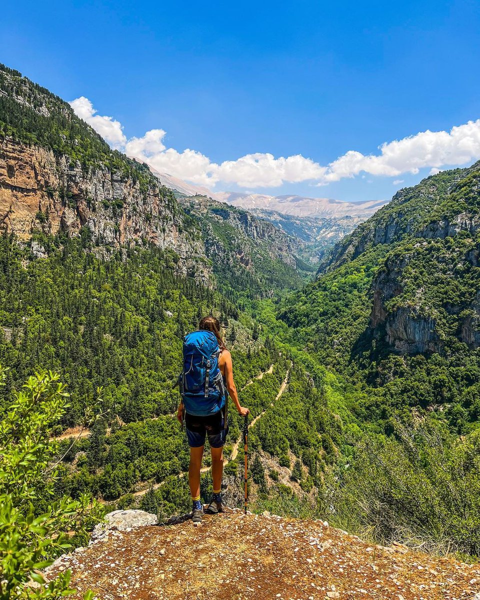 Looking to #hike but don’t know where to start? Let a #guide take you on an #unforgettableadventure! To find out which #hikes are taking place soon, head for our #agenda.

👉lebanontraveler.com/agenda/

📸 Captured by Carla Najjar

#lebanontraveler