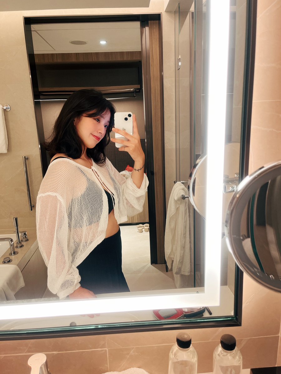 mengchuchu2's tweet photo. 泰國有太多好吃又好玩的東西了~~
每天都笑得好開心😝
感謝公司拔拔給我這個機會
接下來每一天也會努力表現到最好! https://t.co/0E5iSuYXdP