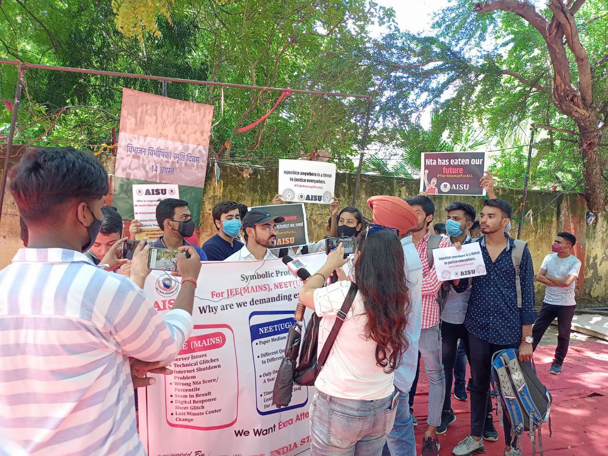 geetha1962003's tweet photo. #NTAJawabDo
#ChaloJantarMantar 
#JEEMainsThirdAttemptForAll 
#JEEMains2022 
@DG_NTA @EduMinOfIndia https://t.co/cDJBiOTvOT