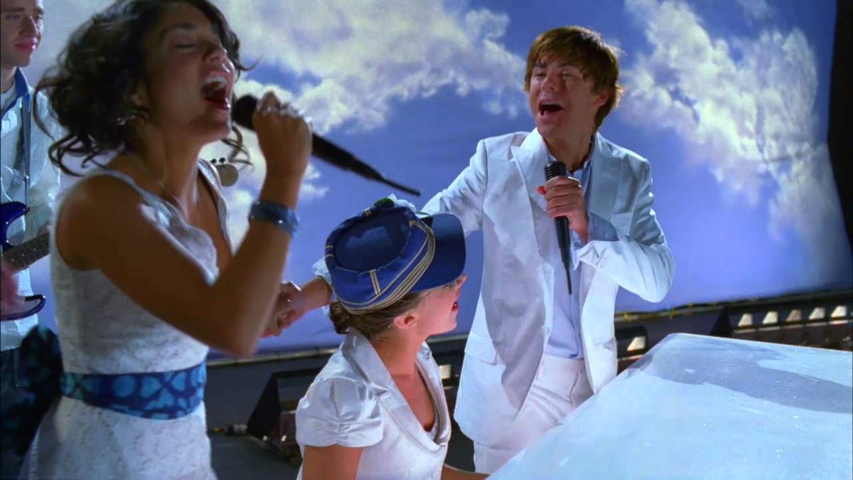 bloodyrachell's tweet photo. quindici anni fa, oggi, usciva il miglior high school musical https://t.co/6OPZFqOJ7S