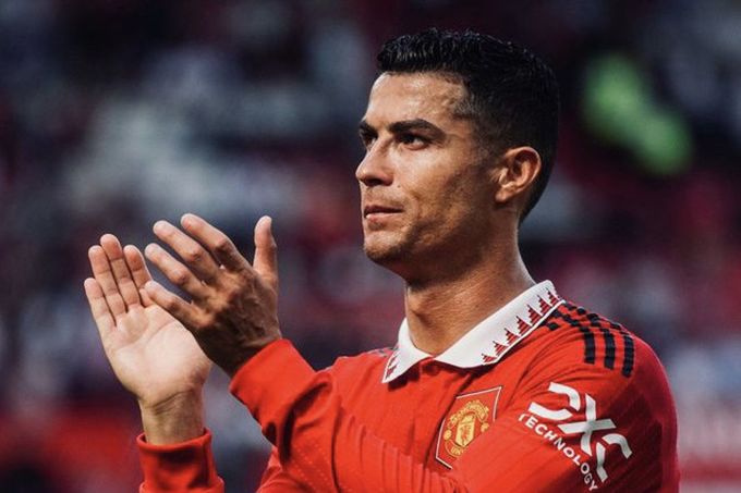 654jkll's tweet photo. Ronaldo muốn ‘tính sổ’ với truyền thông
Cristiano Ronaldo ghi vào sổ tay những thông tin bịa đặt về bản thân từ giới truyền thông và hẹn công bố trong vài tuần tới. https://t.co/MaR16E8NIM https://t.co/qcP52JgRi2