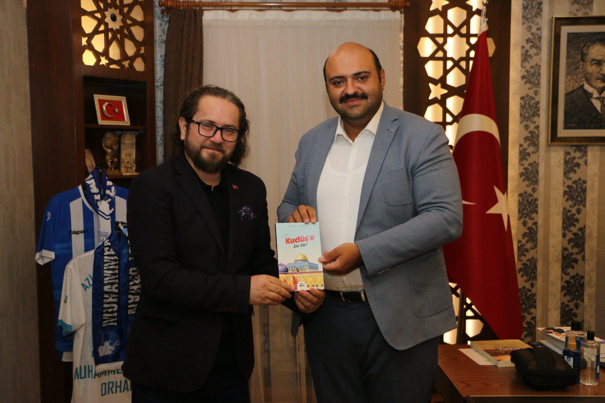 Kurumsal iletişim uzmanı, siyaset bilimci ve yazar <a href="/saidercan/">Said Ercan 🇹🇷 🌍</a> ’ı belediyemizde konuk etmekten büyük mutluluk duyduk. 

Şahsımıza hediye ettiği “Kudüs’e ses ver” isimli özel eseri ve de nazik ziyareti için teşekkür ediyoruz.