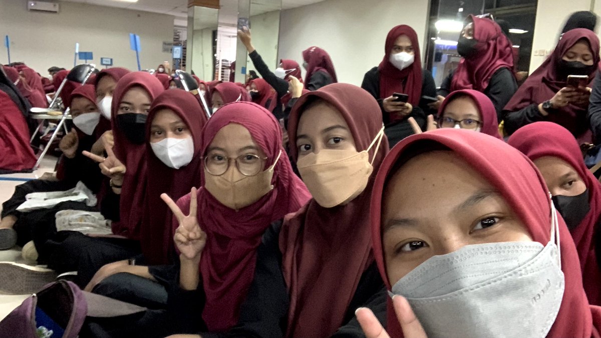istri karasu tabito tweet media