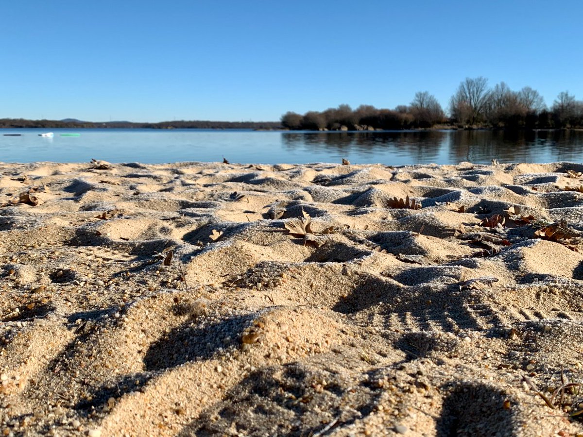 ZamoraSpain's tweet photo. Cerca de 📍 Villardeciervos podrás acercarte hasta la playa de Los Molinos, otra de las playas más visitadas de la provincia💛 Se encuentra en las inmediaciones del embalse de Valparaíso y es un gran espacio verde donde disfrutar del baño y el sol 😍 https://t.co/ncCtRx2XFs