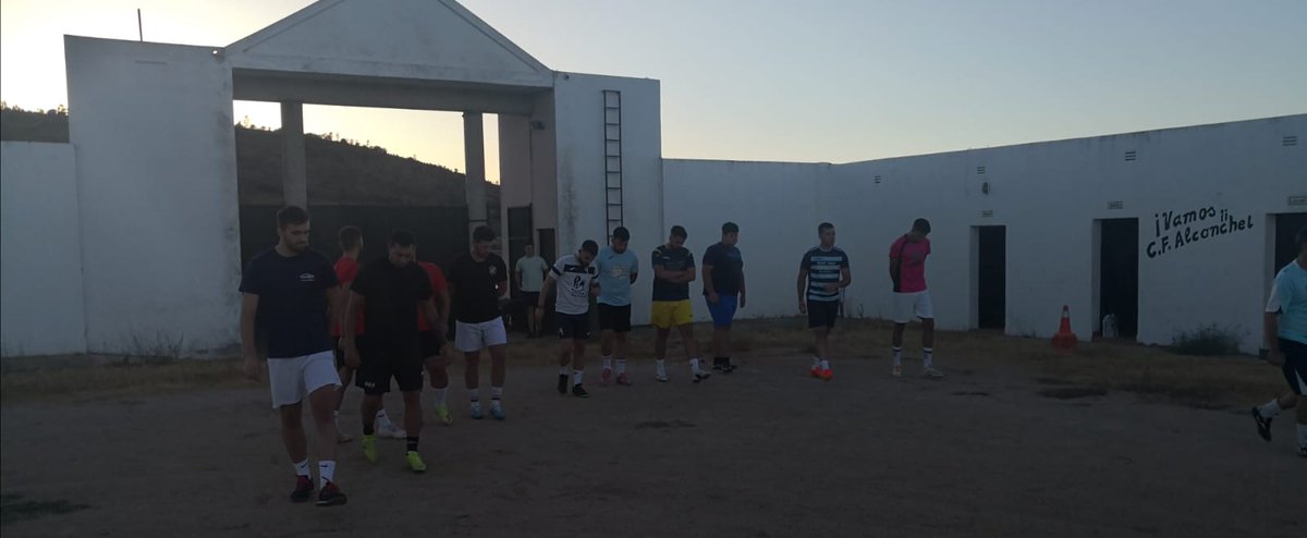 Club de Fútbol Alconchel tweet media