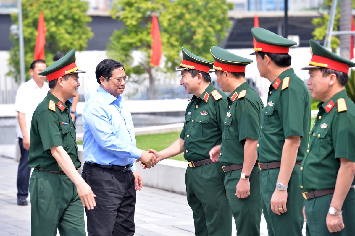 _ViettelGroup's tweet photo. #PMPhamMinhChinh asks Viettel Group to take lead in digital transformation, energy transition and clean energy. https://t.co/tnBaejdVsM https://t.co/k49dqqXIMh