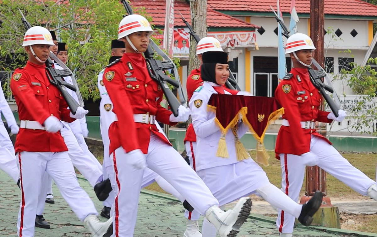 IndukSukamara's tweet photo. Pelaksanaan pengibaran Sang Merah Putih di Lapangan Kantor Bupati Sukamara, Dirgahayu Kemerdekaan Republik Indonesia Ke 77.

Indonesia Pulih Lebih Cepat, Bangkit Lebih Kuat

#Indonesia #merdeka #IndonesiaMaju https://t.co/N9Z2In4yCo