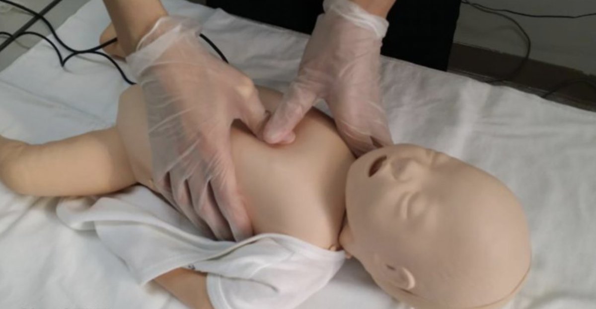 resuscitology's tweet photo. Evaluation of a proposed alternative infant chest compression approach, which can be done effectively from the side - the crossed thumbs technique
https://t.co/zRlew8zHBP
#CPR #PedsEM #PedEM #paediatrics #pediatrics #APLS https://t.co/F0bln6EzYr