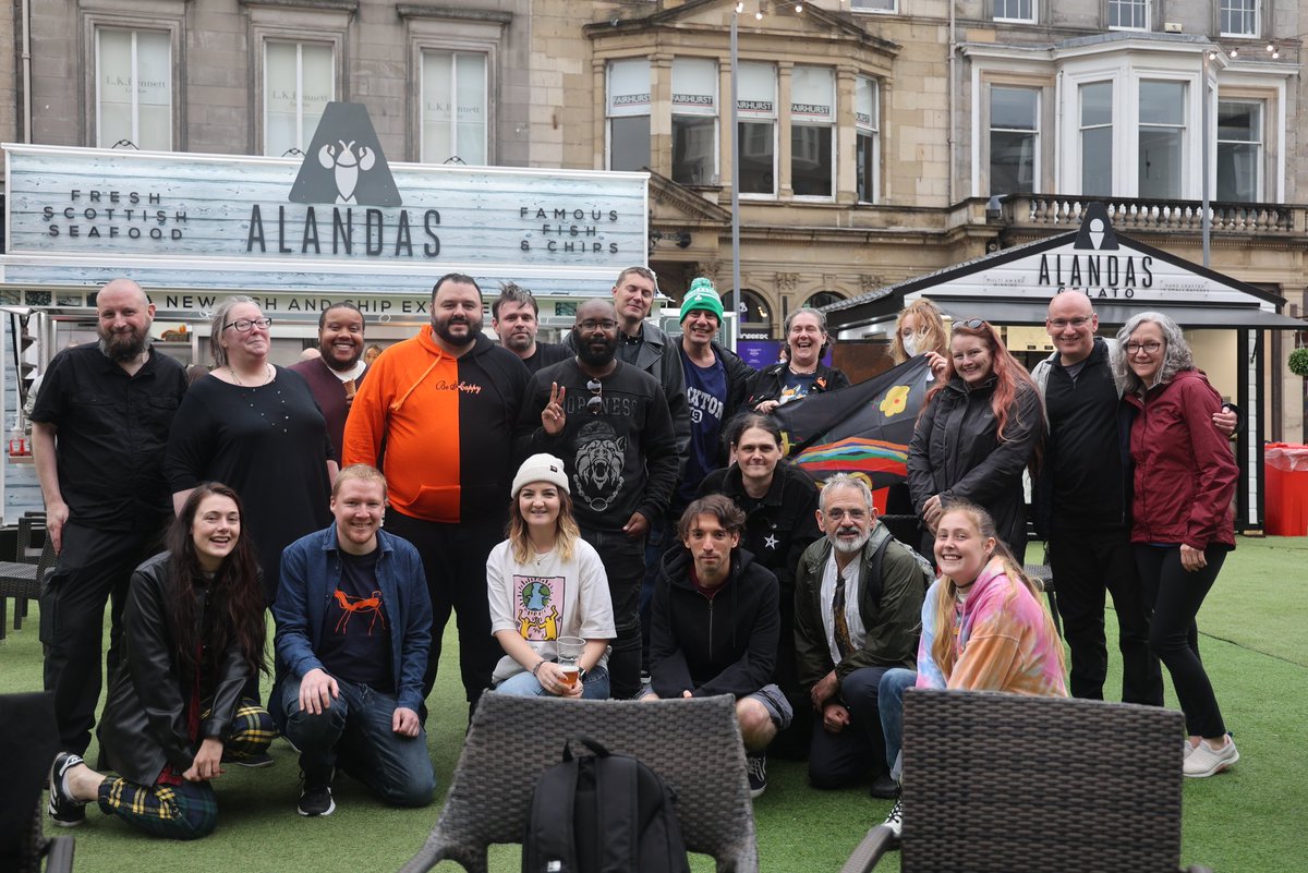 Boozytortoise's tweet photo. 2 years ago 5* comedian @MarjoleinR  started telling stories on twitch during lockdown. From that was born the 20.09ers . Last night 20 of us met from all over the world .so happy to have made friends with all these beautiful people https://t.co/kKp5ieZj5a
