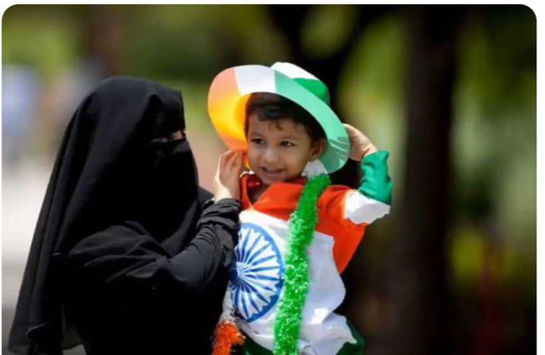 Pardeep786887's tweet photo. #GharGharTirangA 
#HarGharTiranga 
#KashmirMainHarGharTiranga https://t.co/QVarY9q2dG