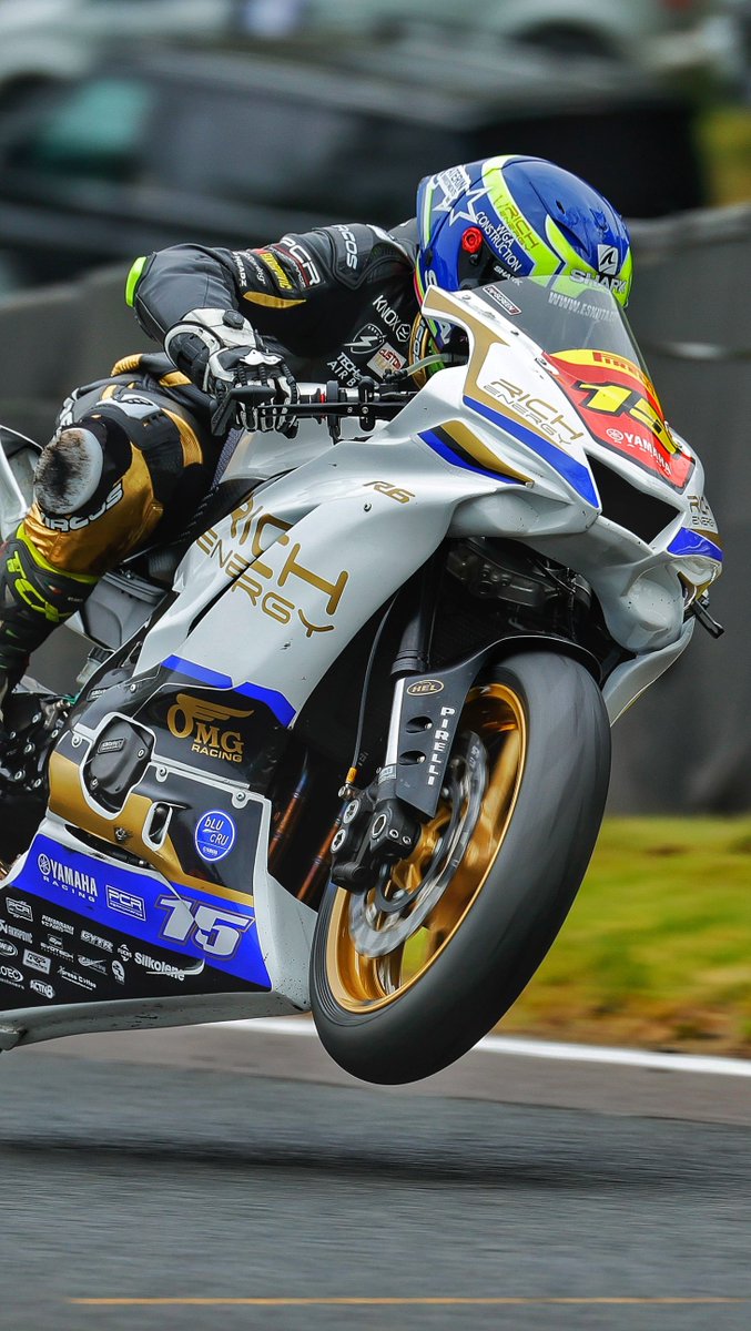 #wheeliewednesday Yamaha R6 style courtesy our own Junior Superstock rider, <a href="/chloejonesrac15/">Chloe Jones racing</a> ✊🏼

#thisgirlcan | #YamahaRacing | #RichEnergy | #WeAreRichEnergy