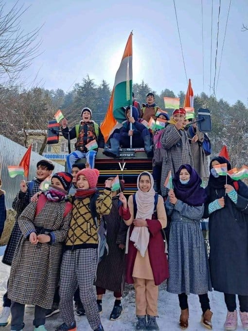 Pardeep786887's tweet photo. #GharGharTirangA 
#HarGharTiranga 
#KashmirMainHarGharTiranga https://t.co/QVarY9q2dG