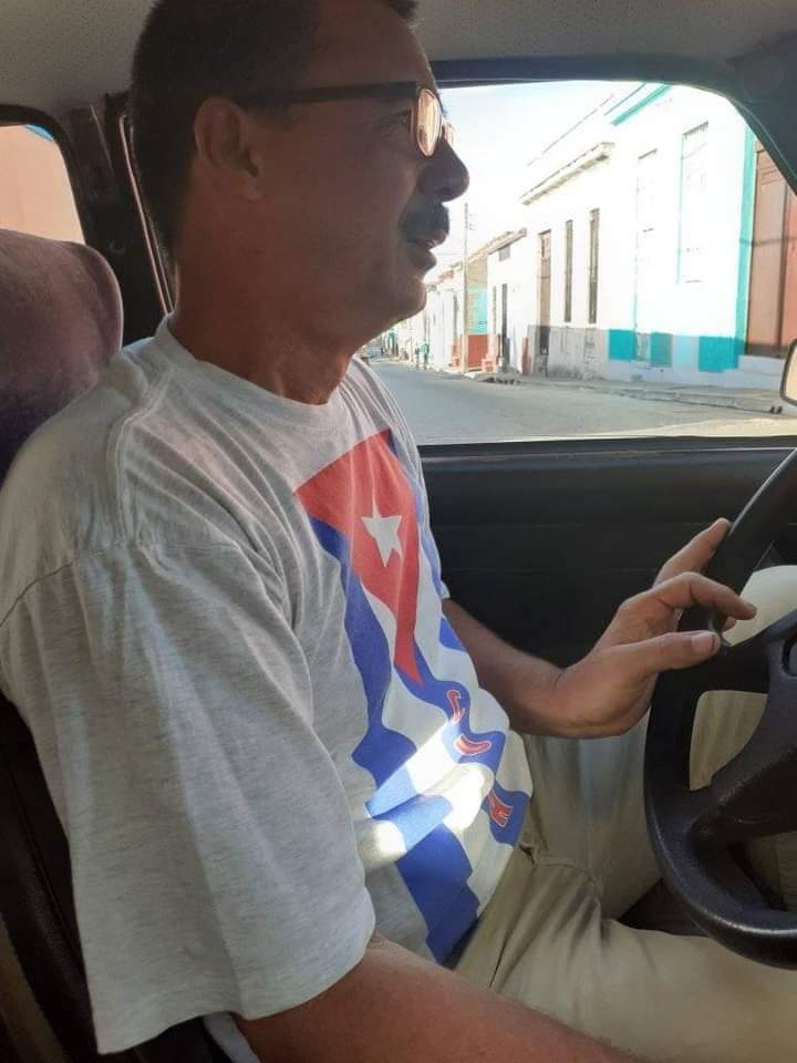 SuselyMorfaG's tweet photo. Mientras #Matanzas dolía, y duele aun, decenas de personas ponían sus pipas, autos y voluntad en función de la vida y la solidaridad con nuestro pueblo...por otro lado, mercenarios y malos hijos de la #Patria, volcaban su empeño en crear dolor y destrucción a los suyos... https://t.co/1JF7qbDmf2