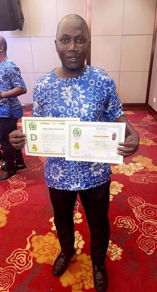 ASMLK224's tweet photo. 🚨 GRADUATION 🇬🇳 ⚽ 
Tous nos félicitations aux encadreurs pour l’obtention du diplôme de #LicenceD CAF 
#WeAreASMLK🔴🔵
#VivrePourSaPassion🔥⚽️
#QueDieuProtègesEtBénisseASMLK🤲🏾🤲🏾🤲🏾 https://t.co/sn6a2YA4p4