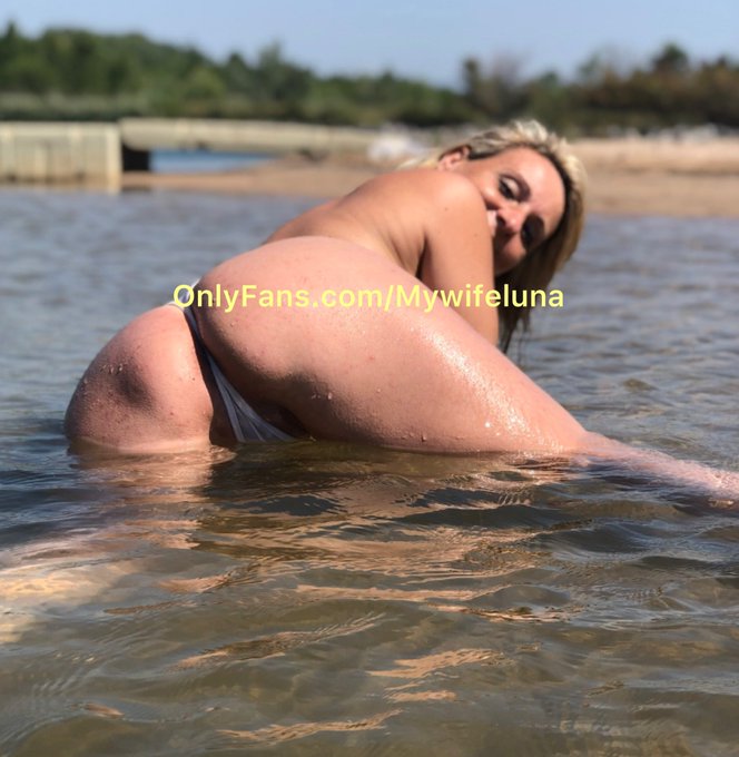 Buon #merculedi in ammollo💦🍑 bacioni a tutti❤️ #mywifeluna 🎥💯 #wednesdaythought ❤️ #Miercoles https://t<a href="/tag/merculedi"class="tags">#merculedi</a><a href="/tag/miercoles"class="tags"><span>#miercoles</span></a><a href="/tag/wednesdaythought"class="tags"><span>#wednesdaythought</span></a><a href="/tag/mywifeluna"class="tags"><span>#mywifeluna</span></a>