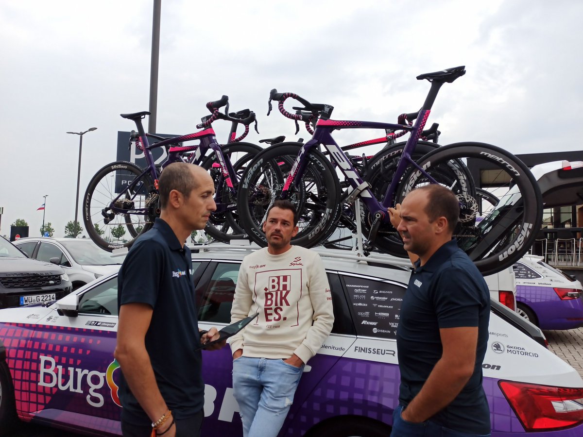 Burgos Burpellet BH (@burgosbh) on Twitter photo #LaVuelta22
🚴🏼♂️ <a href="/BH_Bikes/">BH Bikes</a> ✅
🍫 <a href="/VictoryEnduranc/">Victory Endurance</a> ✅
🚗 <a href="/motorcid/">Motorcid - Škoda</a> ✅
🪖🕶️ <a href="/SPIUKSportline/">SPIUK</a> ✅
💪🏻 #SiempreValientes #LaVuelta22
🚴🏼♂️ <a href="/BH_Bikes/">BH Bikes</a> ✅
🍫 <a href="/VictoryEnduranc/">Victory Endurance</a> ✅
🚗 <a href="/motorcid/">Motorcid - Škoda</a> ✅
🪖🕶️ <a href="/SPIUKSportline/">SPIUK</a> ✅
💪🏻 #SiempreValientes