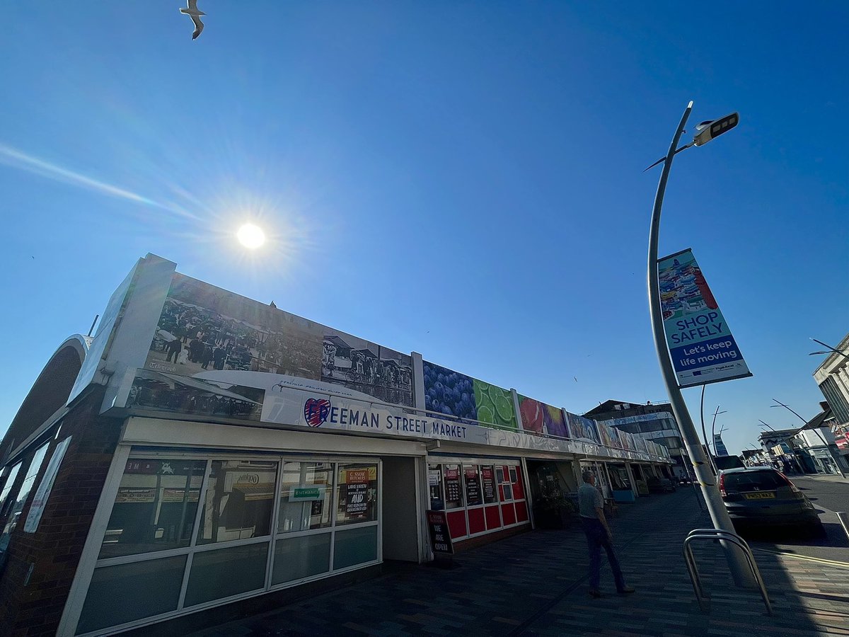 ❤️ this picture of the market #lovelocal