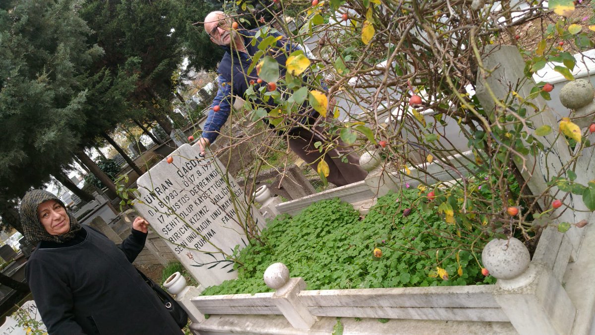 199 depreminde güzel güzeli evladımı kaybettim  bütün  kaybettiğinizi vatandaslarimiza evladıma Allah'tan rahmet mekanları cennet olsun hala tetbir almıyoruz İstanbul deprem olursa sonunu düşünemiyorum  cunki binalar hep ceruk iş işten geçmeden devletimiz insanlah detbiri alir